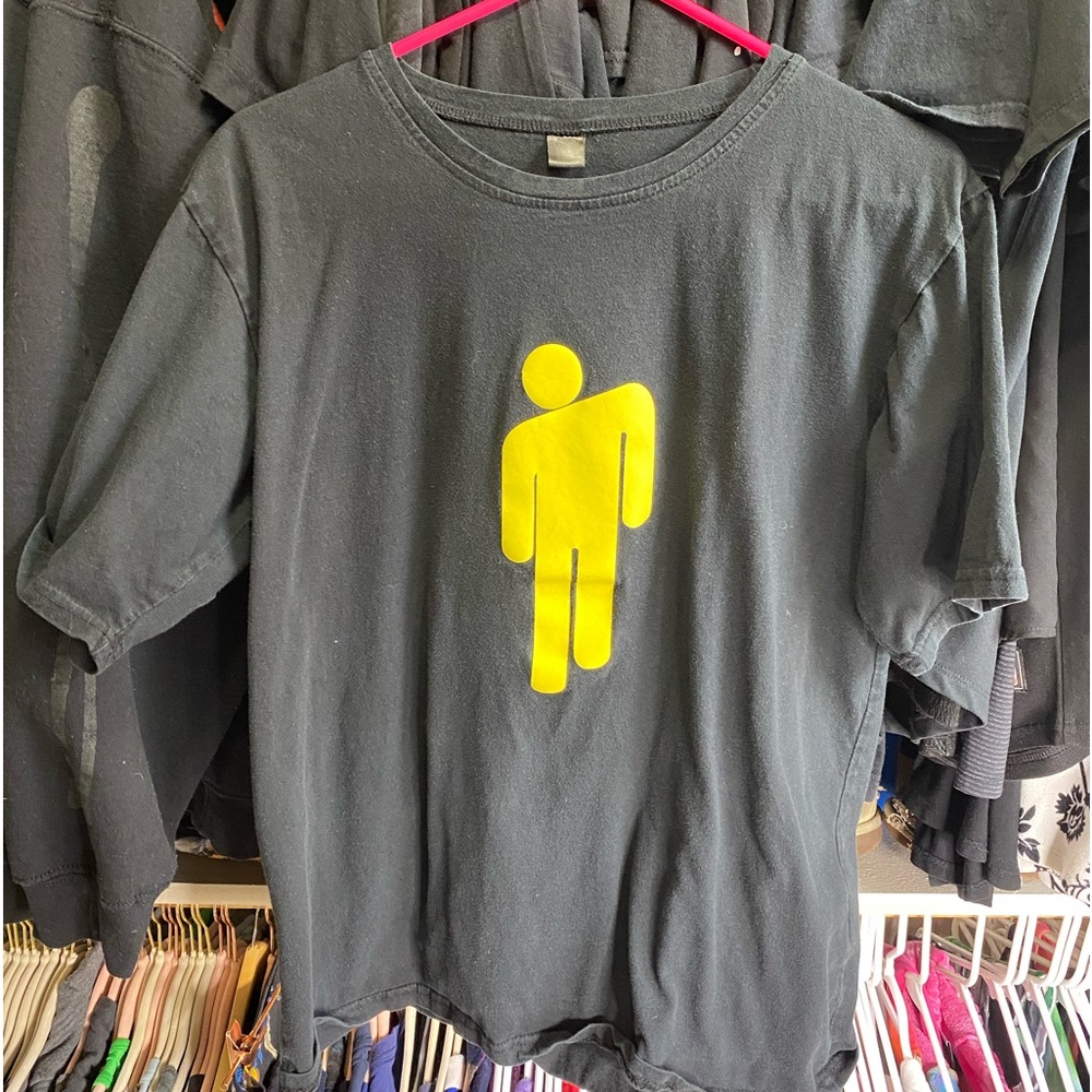 Well loved Billie Eilish tee ocean eyes blosh faux black tee in ladies xl